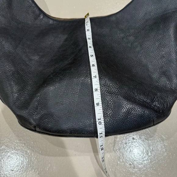 SOLD Vintage Banana Republic Black Leather Hobo Bag shoulder purse grunge everyd - Picture 11 of 16